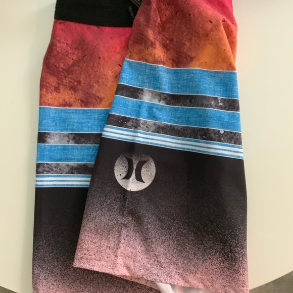 Hurley board shorts - Picture 3 of 3